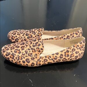 Cliffs woman’s Leopard Print Women’s Loafers - Tan/Brown size 9 1/2.